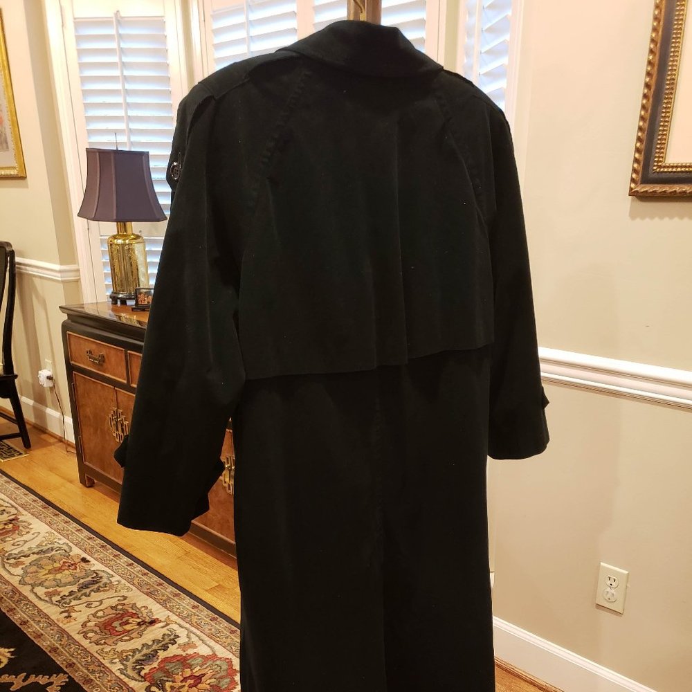 7 Designer Coats - Picture 14 of 15